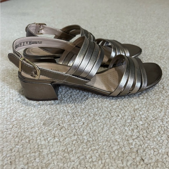 Clarks Caroleigh Bess Metallic Stappy Healed Sandals. US Size 9 - Picture 3 of 10